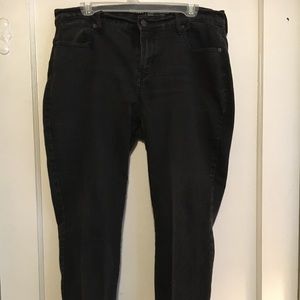 *Make offer!* Old Navy Black Skinny Jeans (Short)